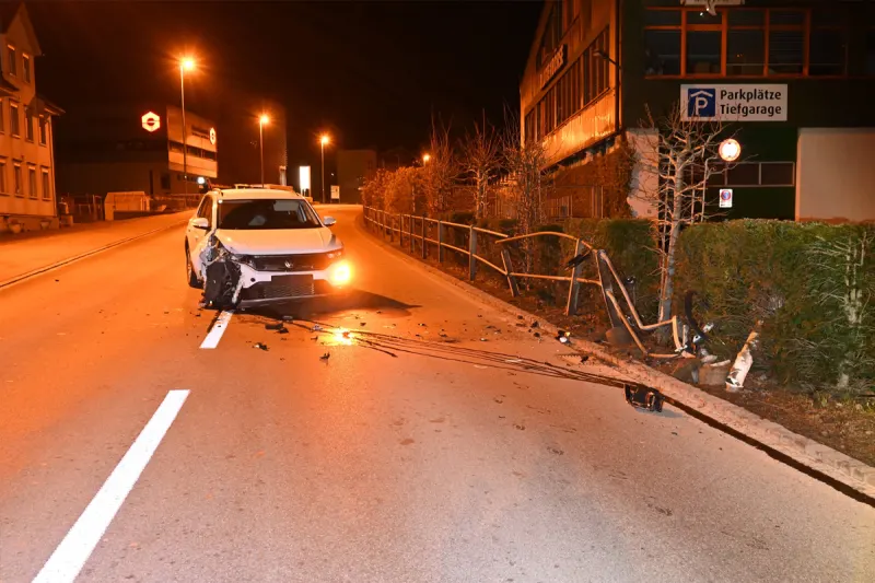 Mörschwil SG –  Fahrunfähiger Lenker verursacht Selbstunfall