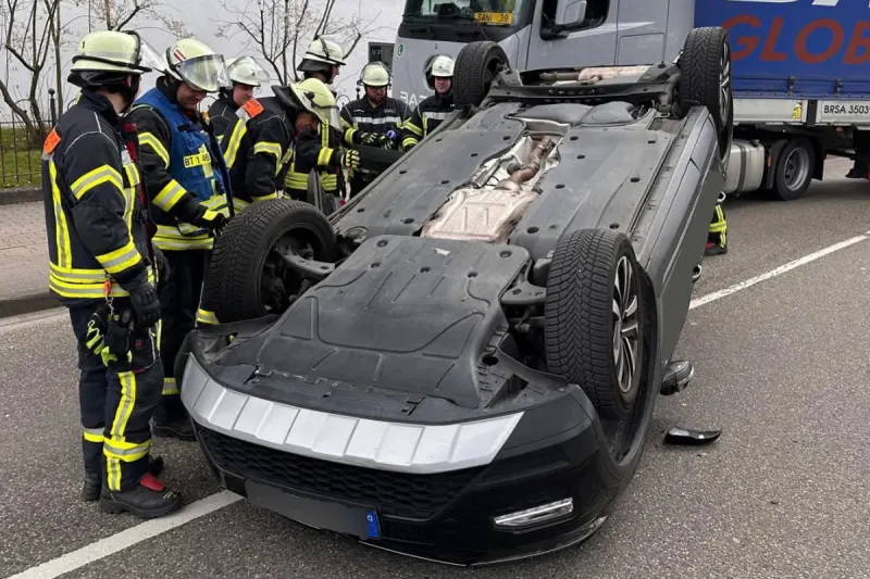 Bretten – Zwei Verletzte nach Unfall von Fahrschulauto