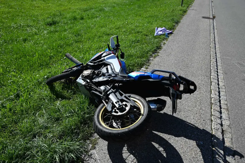 Bächli SG – Zusammenprall zwischen Auto und Motorrad