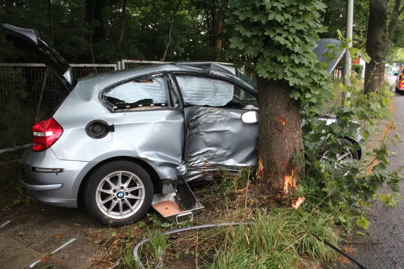 Heiligenhaus - Autofahrer bei Unfall schwer verletzt 