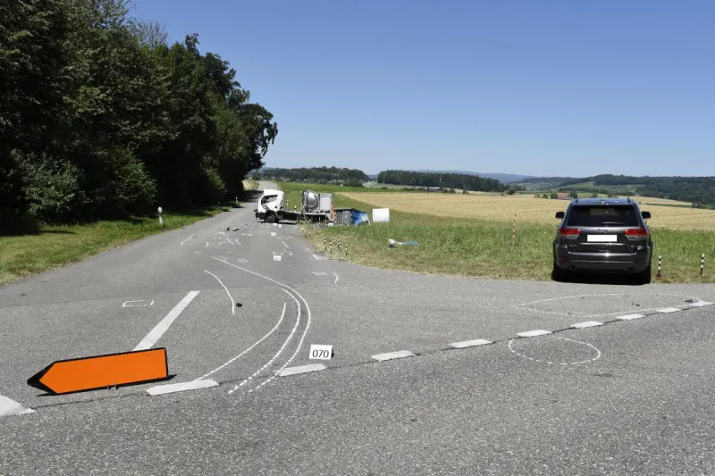 Oerlingen ZH – Fahrzeuglenker nach Unfall verletzt