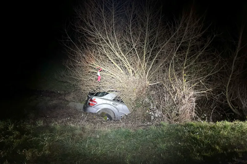 Wölflinswil AG – Alkoholisierter Lenker landet bei Unfall im Bach