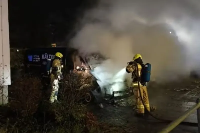 Berlin-Mitte – Dritter Kältebus in Brand gesetzt 
