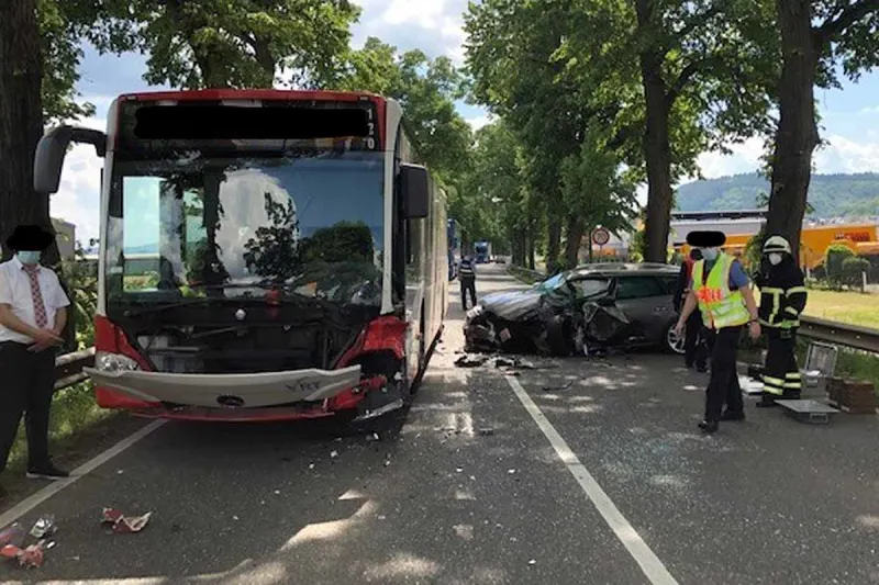 Trier - Schwerer Unfall zwischen Auto und Linienbus
