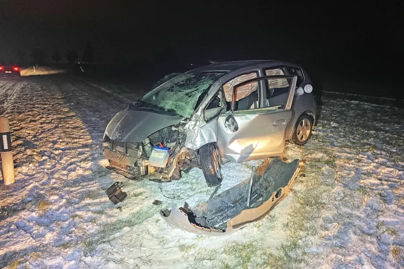 Güttingen TG - Mit entgegenkommenden Schneepflug kollidiert