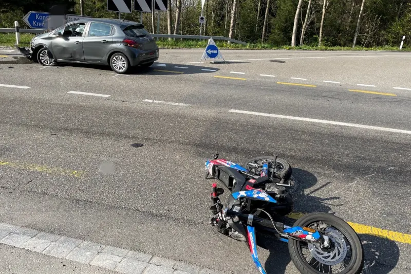 Bischofszell TG - Motorradfahrer gerät auf Gegenfahrbahn