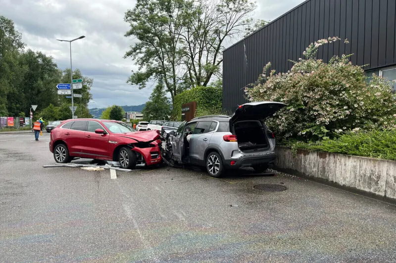 Arbon TG  - Frontalkollision zwischen zwei Autos