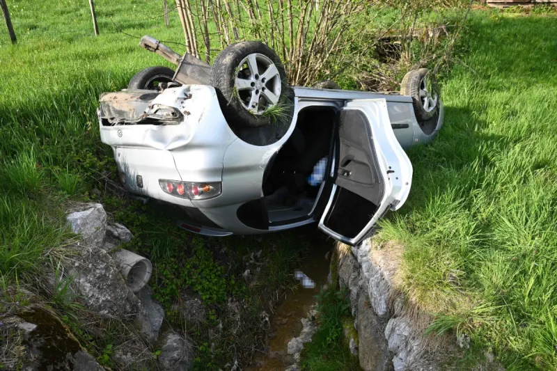 Verkehrsunfall in Ebnat-Kappel SG - 18-Jähriger baut spektakulären Crash