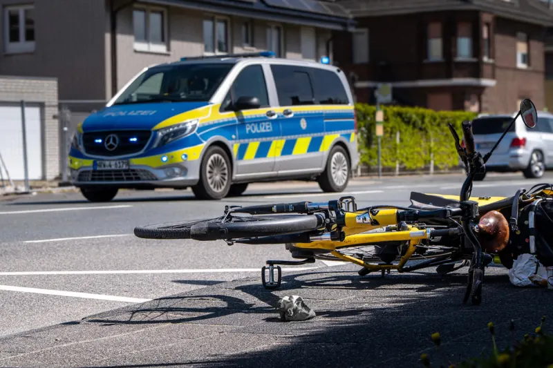 Wesel – Fahrradfahrer bei Unfall lebensgefährlich verletzt
