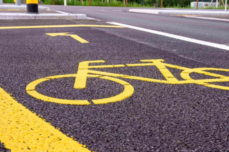 Bad Kreuzen - Radfahrer von PKW erfasst und verletzt