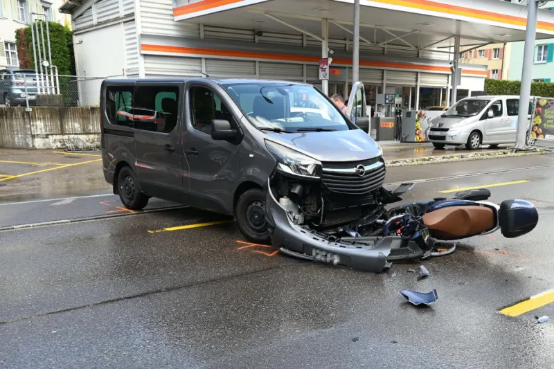 Verkehrsunfall in  Wattwil SG - Zusammenprall zwischen Auto und Motorrad