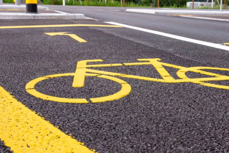 Bad Gastein - Radfahrerin von PKW erfasst und verletzt