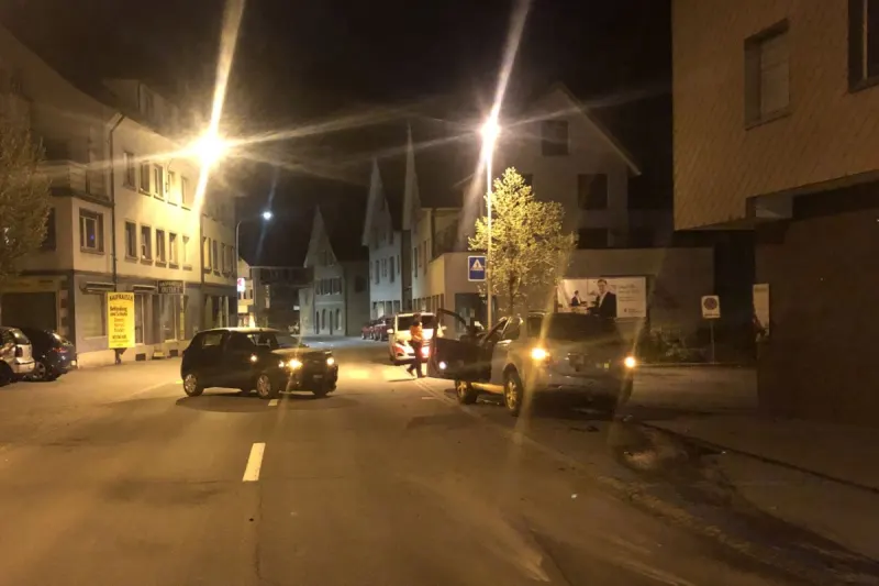 Schwanden GL - Drei Fahrzeuge mit Totalschaden nach Sekundenschlaf!