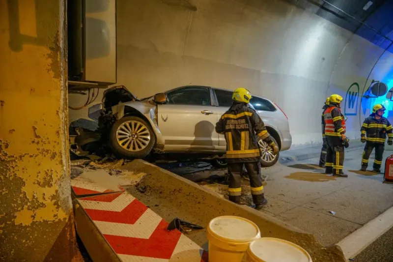 Horror-Unfall in Semmering - PKW krachte frontal in Tunnelwand