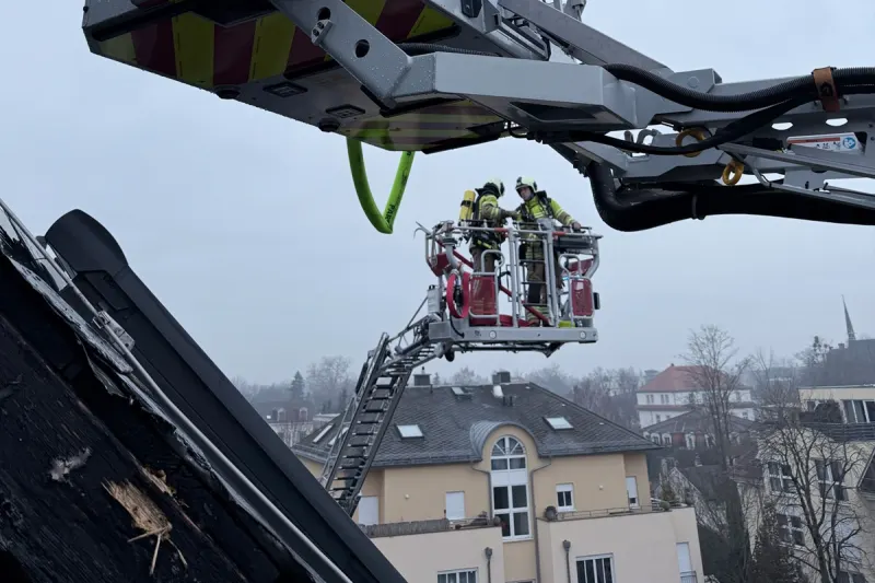 Dresden – Wohnungsbrand durch brennende Couch