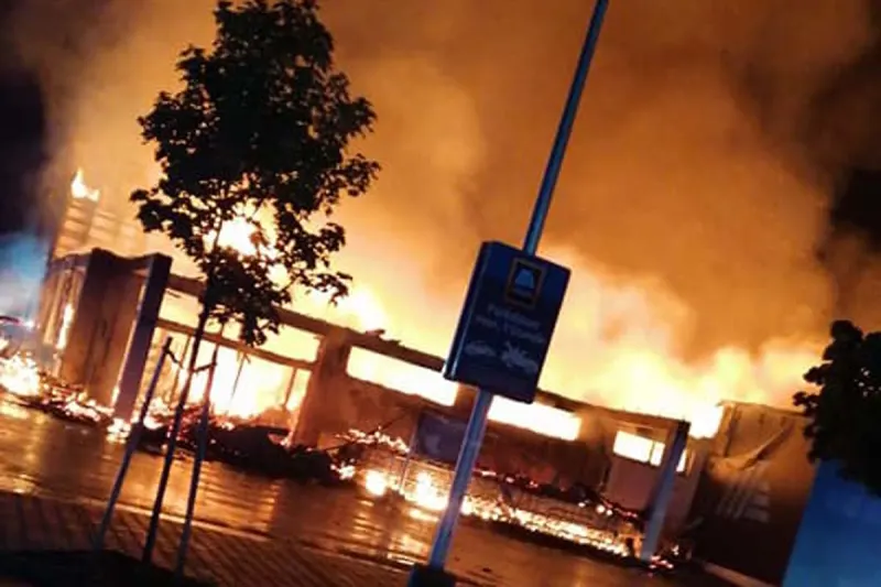 Klagenfurt am Wörthersee - Supermarkt ausgebrannt!