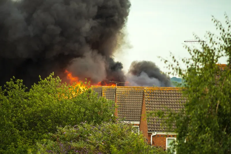 Zeugenaufruf in Bielefeld NW – Brandstiftung an Rohbau verursacht hohen Sachschaden