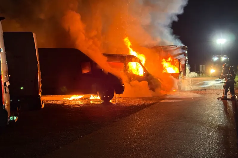 Romanshorn TG – Brand beschädigt mehrere Fahrzeuge und Anhänger