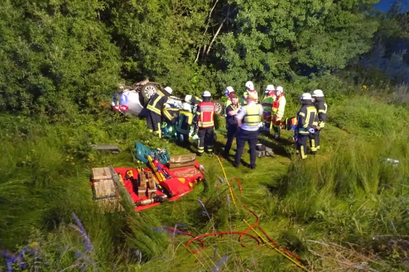Sonsbeck - Die eingeklemmte Person verstarb noch auf der Unfallstelle