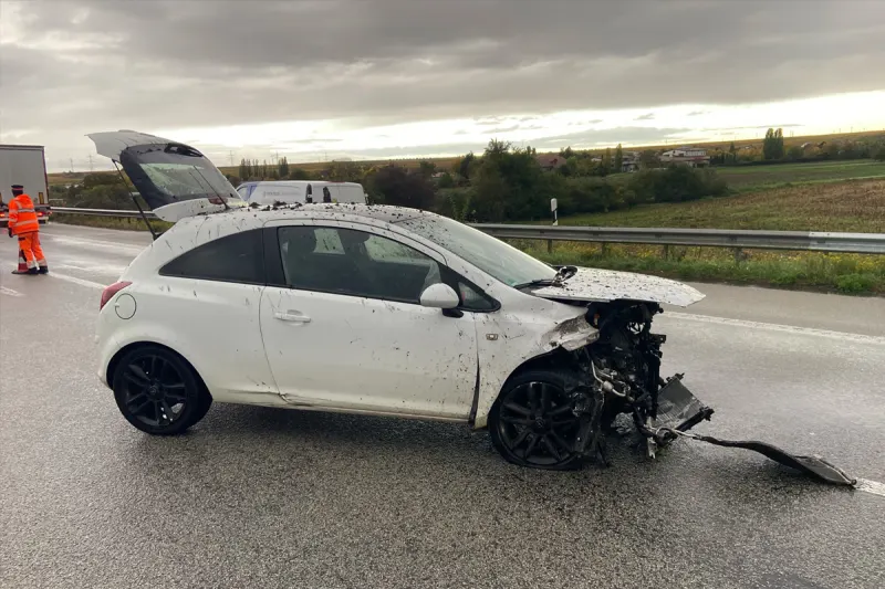 A6 Laumersheim RP – 25-Jährige bei Aquaplaning-Unfall verletzt
