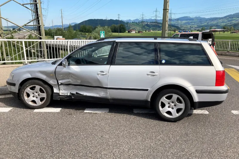 Bilten GL - Senior übersieht Auto