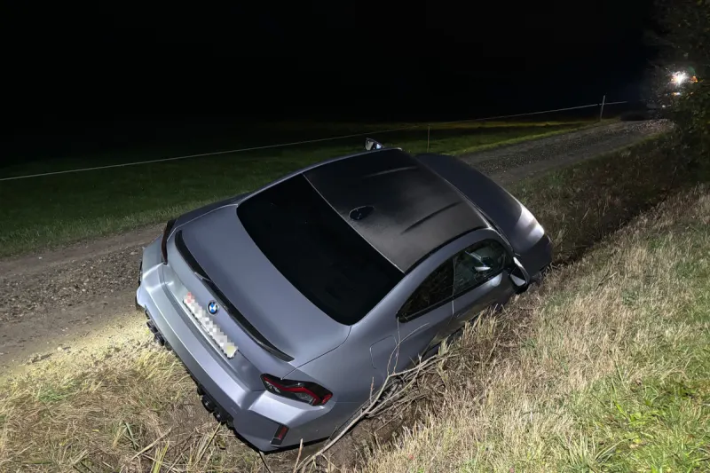 Ettenhausen TG – Autofahrer landet bei Unfall alkoholisiert in einem Bach