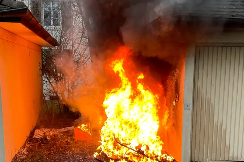 Münchwilen TG - Fahrzeug in Flammen