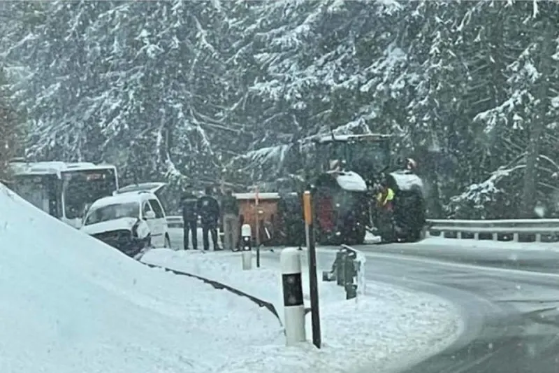 Saignelégier – Kollision mit einem Schneepflug