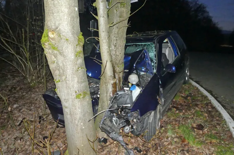 Nümbrecht - Womöglich schwer verletzter Fahrer wird gesucht