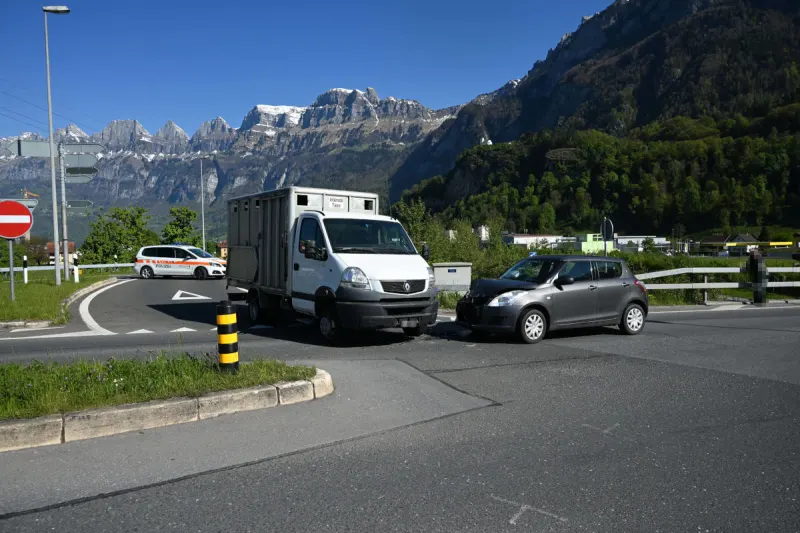 Flums SG – Zusammenprall zwischen Auto und Lieferwagen