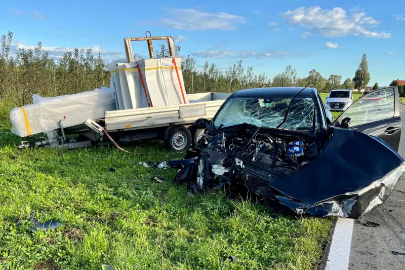 Schocherswil TG - Rettungsdienstfahrzeug verunfallt während Anfahrt zum Unfallort