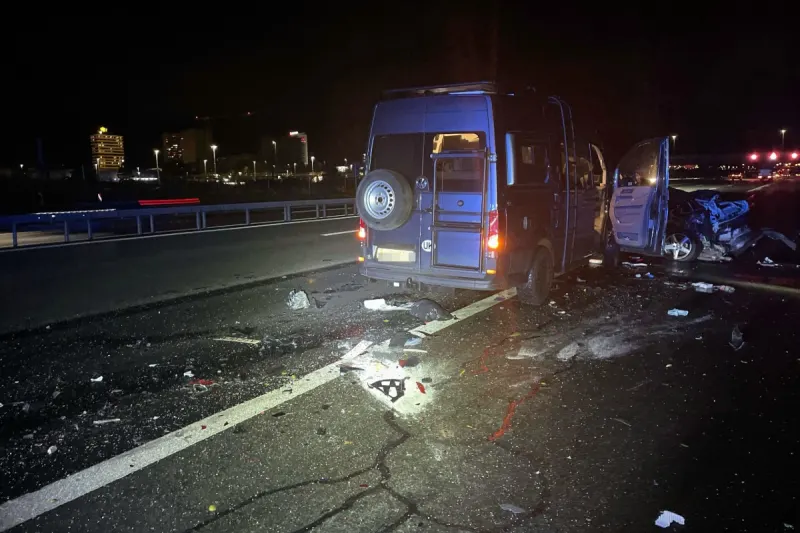 Spreitenbach AG - Mit leerem Tank auf der A1 stehengeblieben und Unfall verursacht