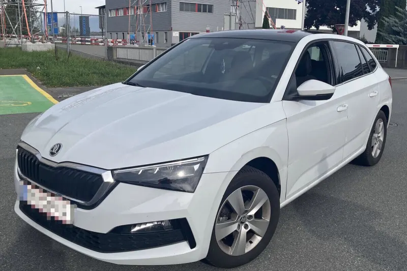 A13 Au SG – Unfall nach riskantem Spurwechsel 