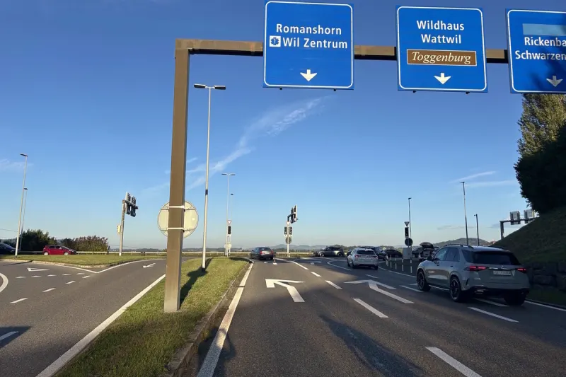 Wil SG – 19-Jähriger ohne Ausweis verursacht Auffahrunfall