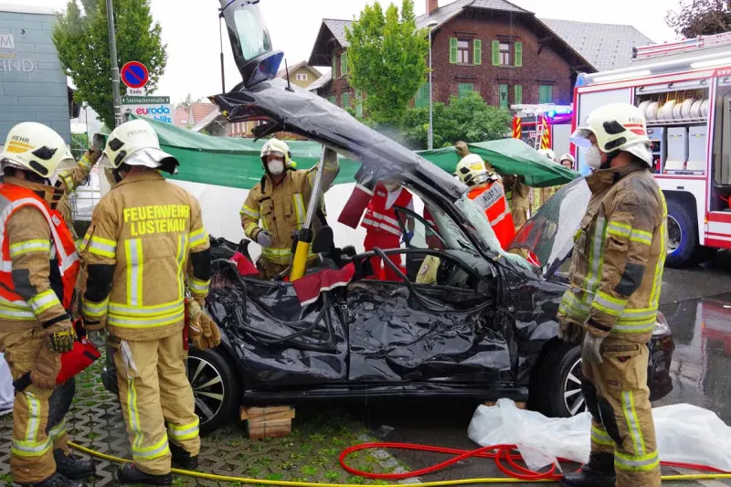 Schwerer Unfall in Lustenau - Fuß vom Bremspedal abgerutscht 
