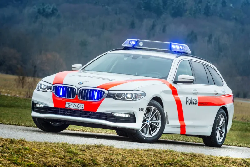 Dussnang TG –  Motorrad mit Auto kollidiert