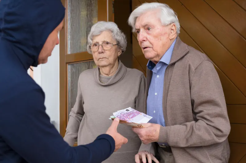 Zeugenaufruf in Ratingen NW – Senior (91) von falschem Bankmitarbeiter betrogen