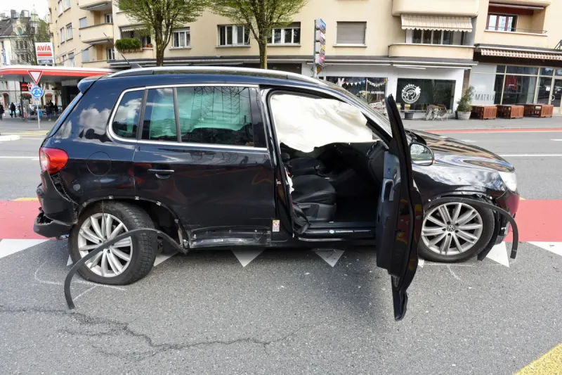 Luzern - Unfall am Bundesplatz - zwei Personen verletzt