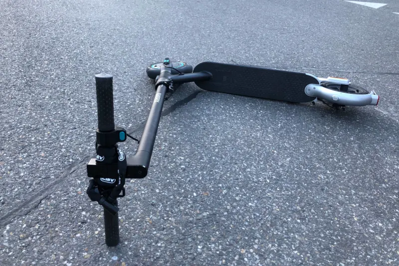Stadt Glarus – Unfall mit Elektro-Trottinett