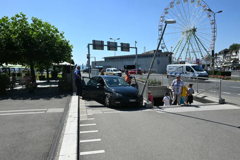 Rapperswil-Jona SG – Nach mehreren Streifkollisionen in Kandelaber geprallt 