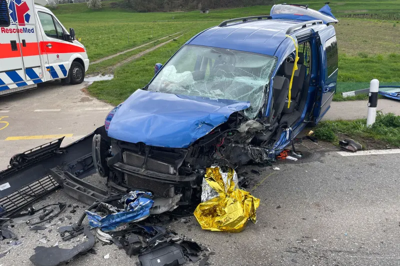 Tägerwilen TG - Drei Personen bei Unfall verletzt