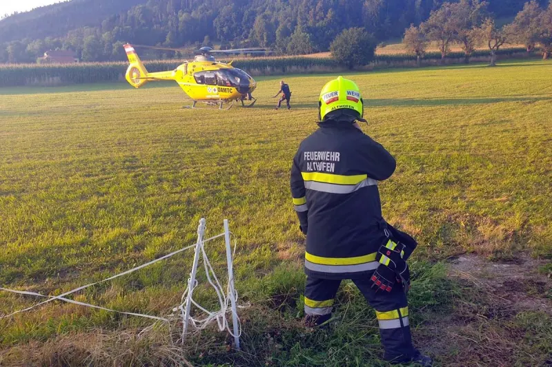 Althofen - Mann unter Traktor eingeklemmt und schwer verletzt