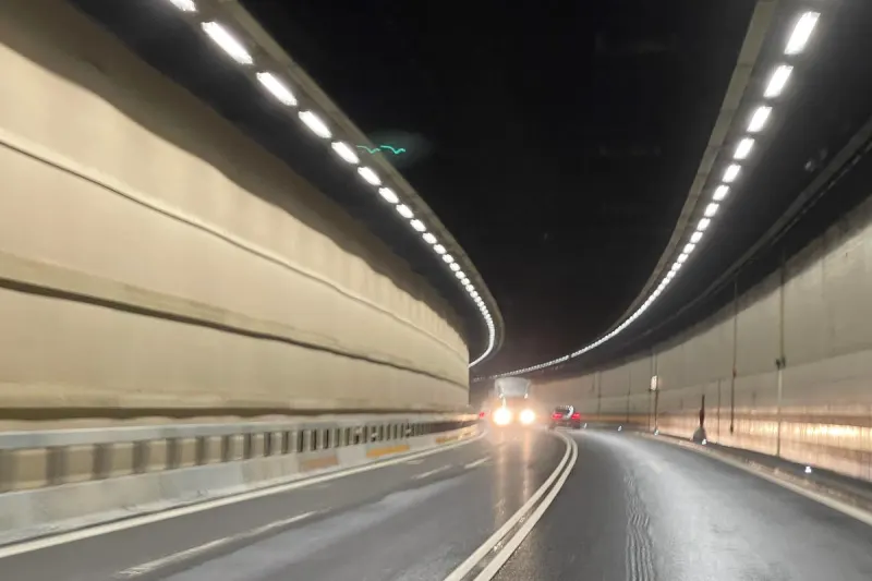 Göschenen UR - Geisterfahrerin ausgangs des Gotthard-Strassentunnels!