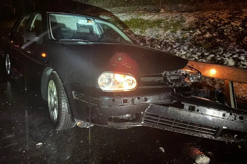 A14 Baar ZG – Bei Unfall gegen Mittelleitplanke geprallt