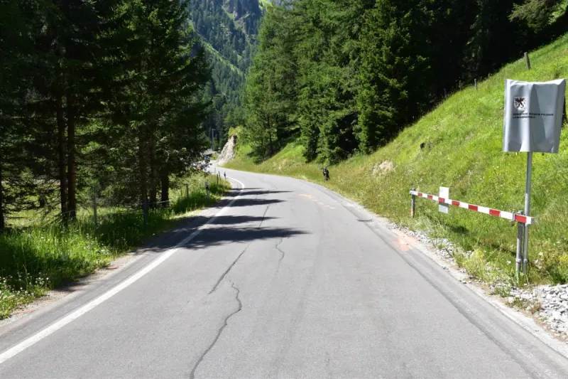 Preda GR – Motorradfahrerin bei Selbstunfall verletzt
