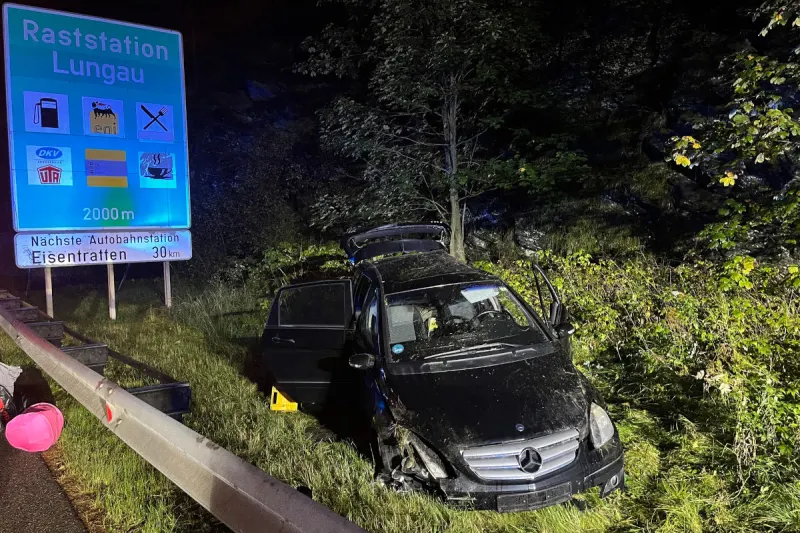 A10 Zederhaus S – Fahrzeug überschlägt sich bei Unfall