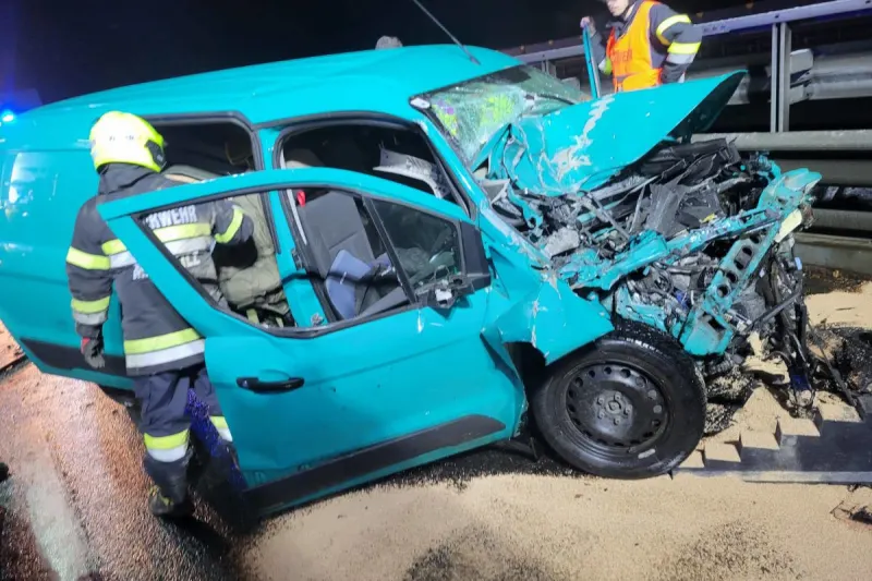 A2 Bad Waltersdorf ST – Pkw prallt auf Lkw: