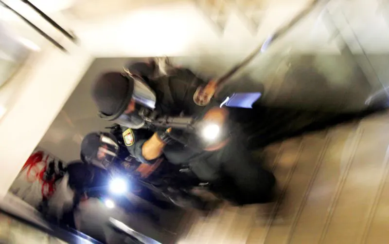Erlangen - Größerer Polizeieinsatz nach Bedrohung mit Waffe