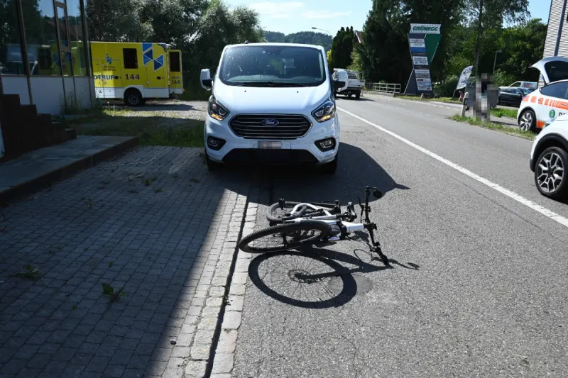 Verkehrsunfall in Zuzwil SG - Unfall zwischen Auto und E-Bike