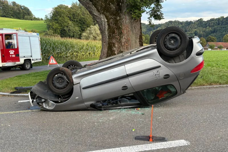 Wiezikon bei Sirnach TG – Frau nach Überschlag bei Unfall verletzt 